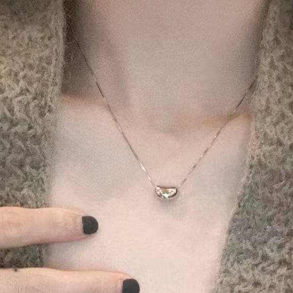 💙Golden/Silver Lucky Bean Necklaces - Picture 3 of 15